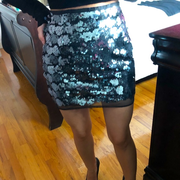 Forever 21 Sequin Floral Mini Skirt - Picture 8 of 12
